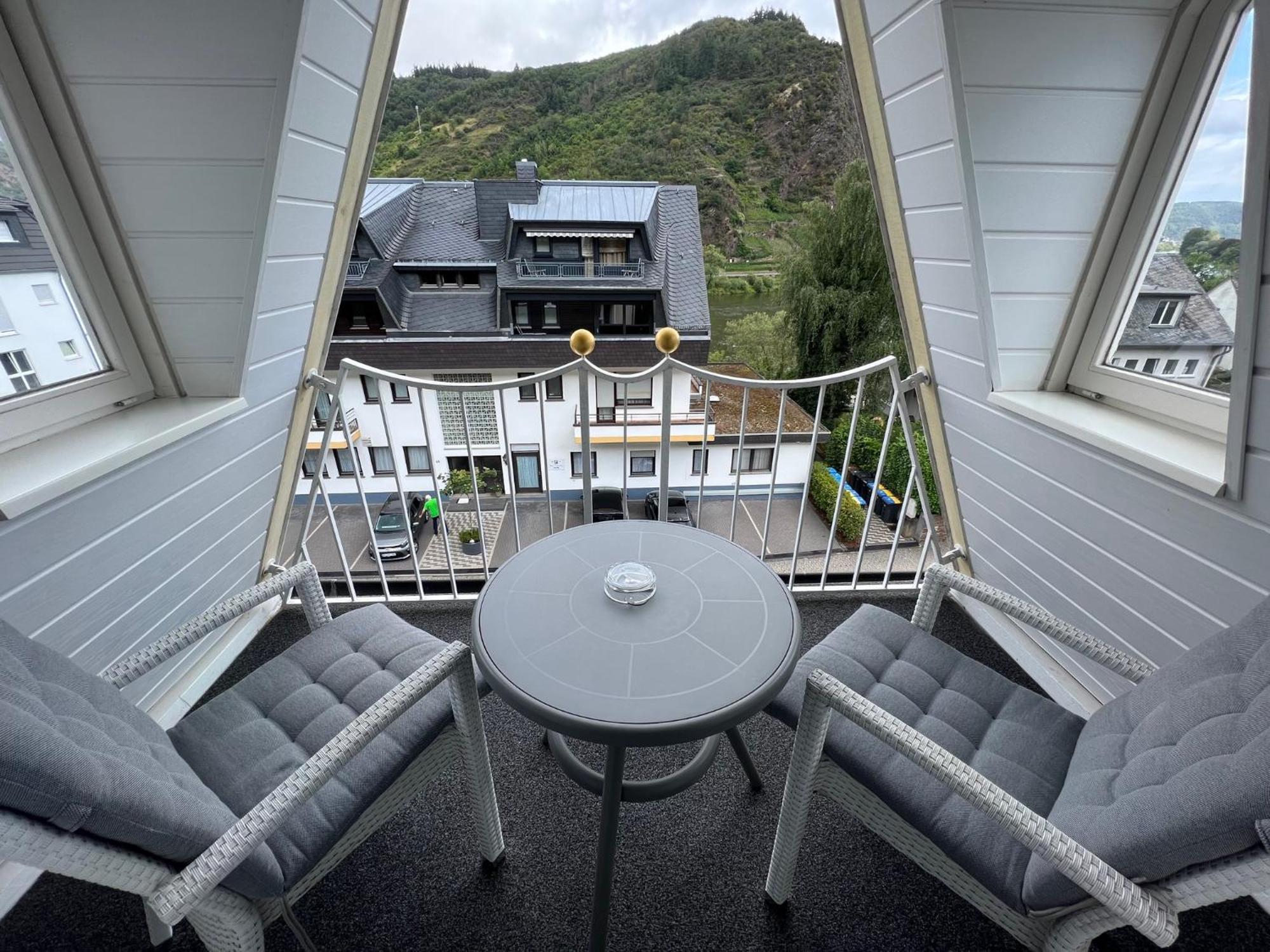 Hotel Haus Erholung Cochem Exterior foto